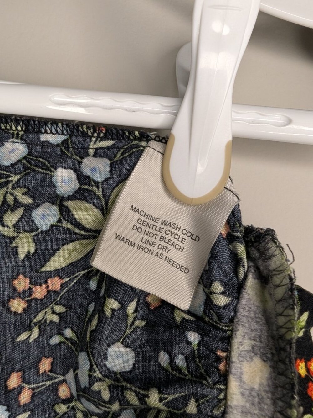 Urban Outfitters Recycled Vintage Black Floral Flowy Mini Skirt Size L - Picture 4 of 4